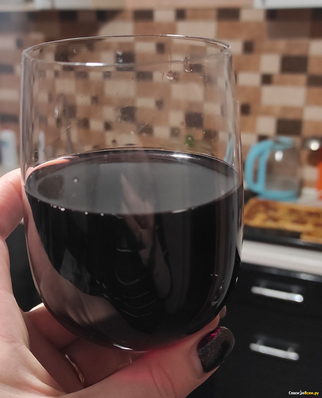 Вино красное сокровище крыма